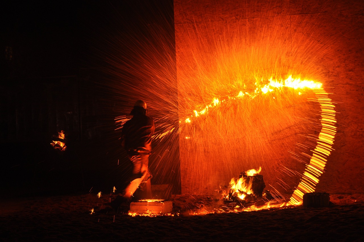 This image has an empty alt attribute; its file name is molten-687088_1280.jpg